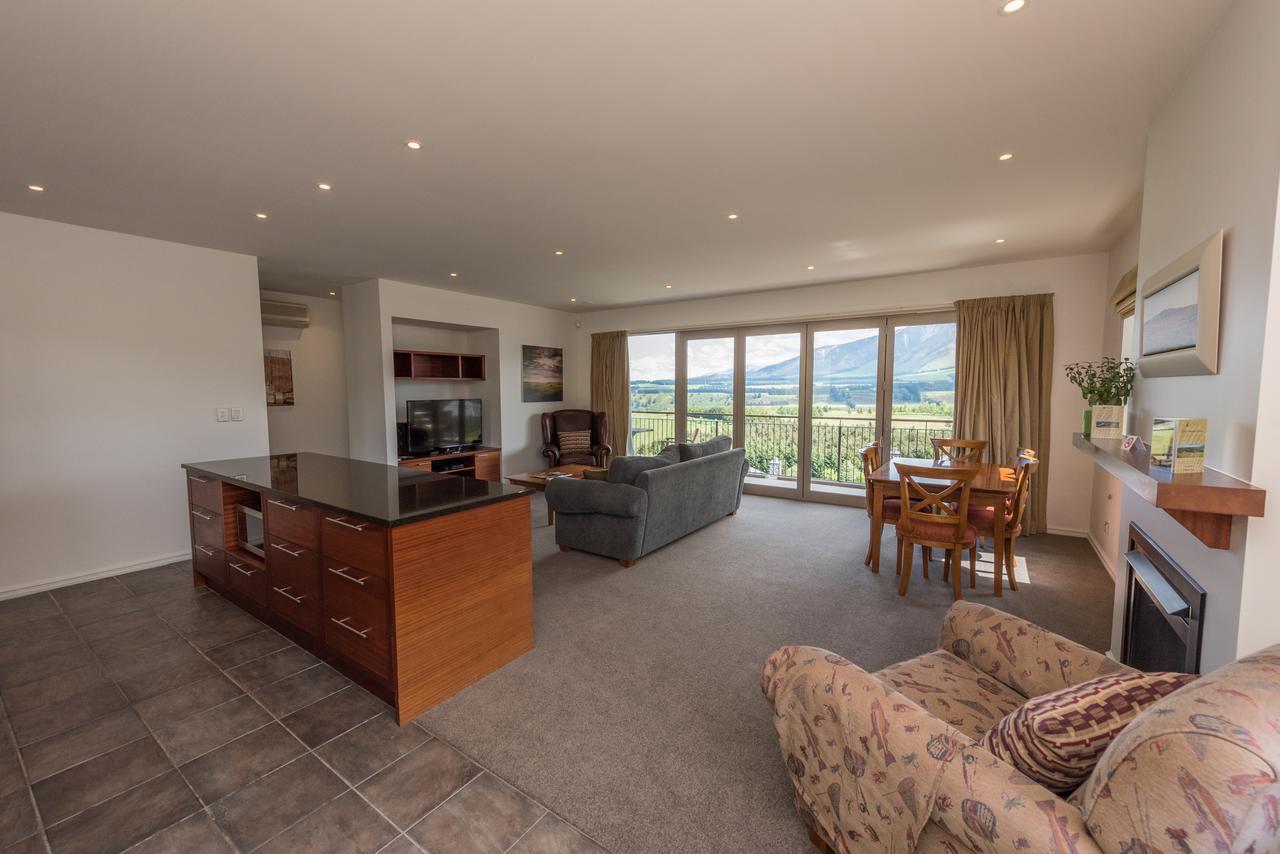 Canterbury High Country Villas Windwhistle Exterior photo